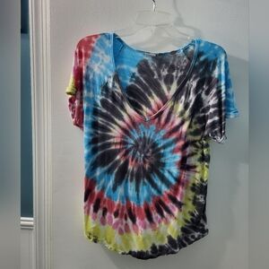 No Boundaries Blue, Yellow, Black and Red Short Sleeve Relaxed T-Shirt